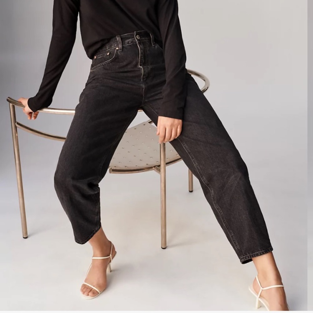Aritzia Denim Forum The Gia High Rise Carrot 28L in Black Eyeliner Size 25